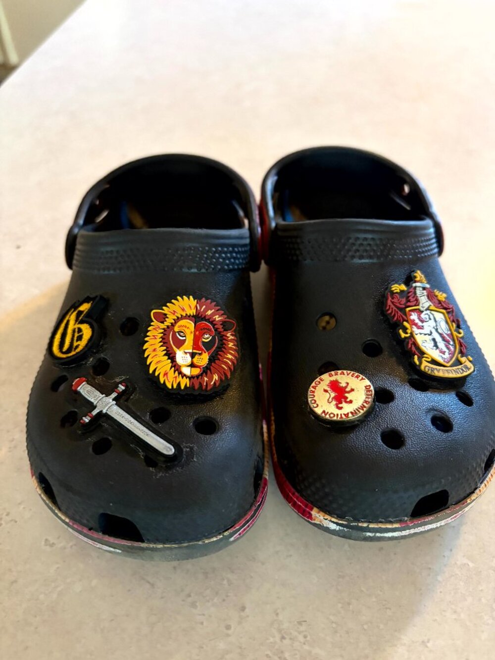 Crocs Kids Harry Potter Gryffindor Classic Clogs Size C11 With Charms